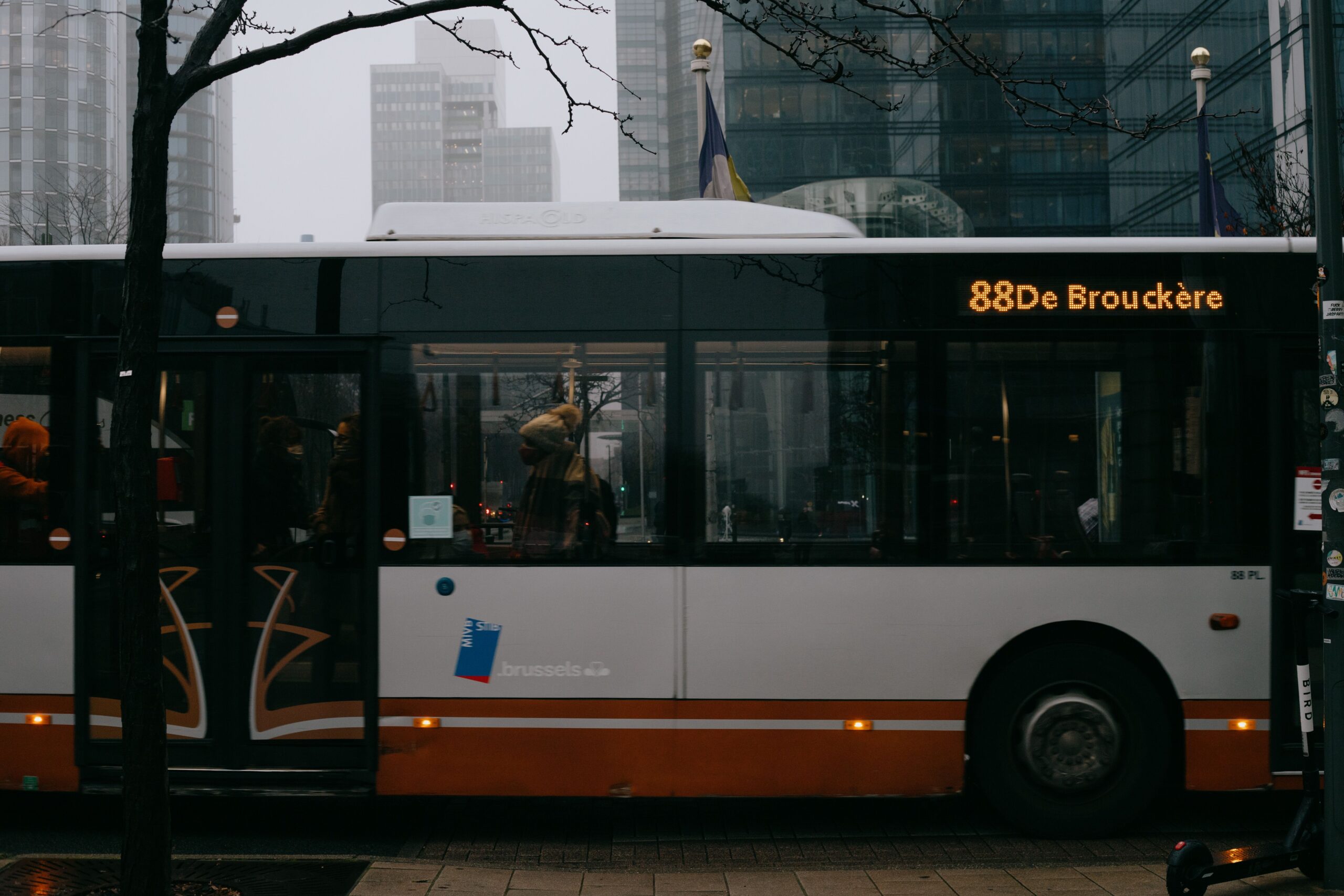 Transport publiczny a korki – czy naprawdę je zmniejsza?